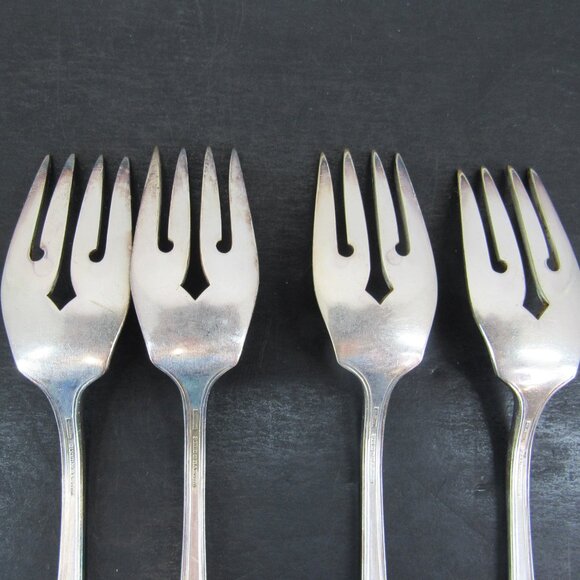 Reed & Barton Pompeian Greek Key & Scrollwork Design Salad Forks Lot of 4 Vntg - Picture 6 of 10